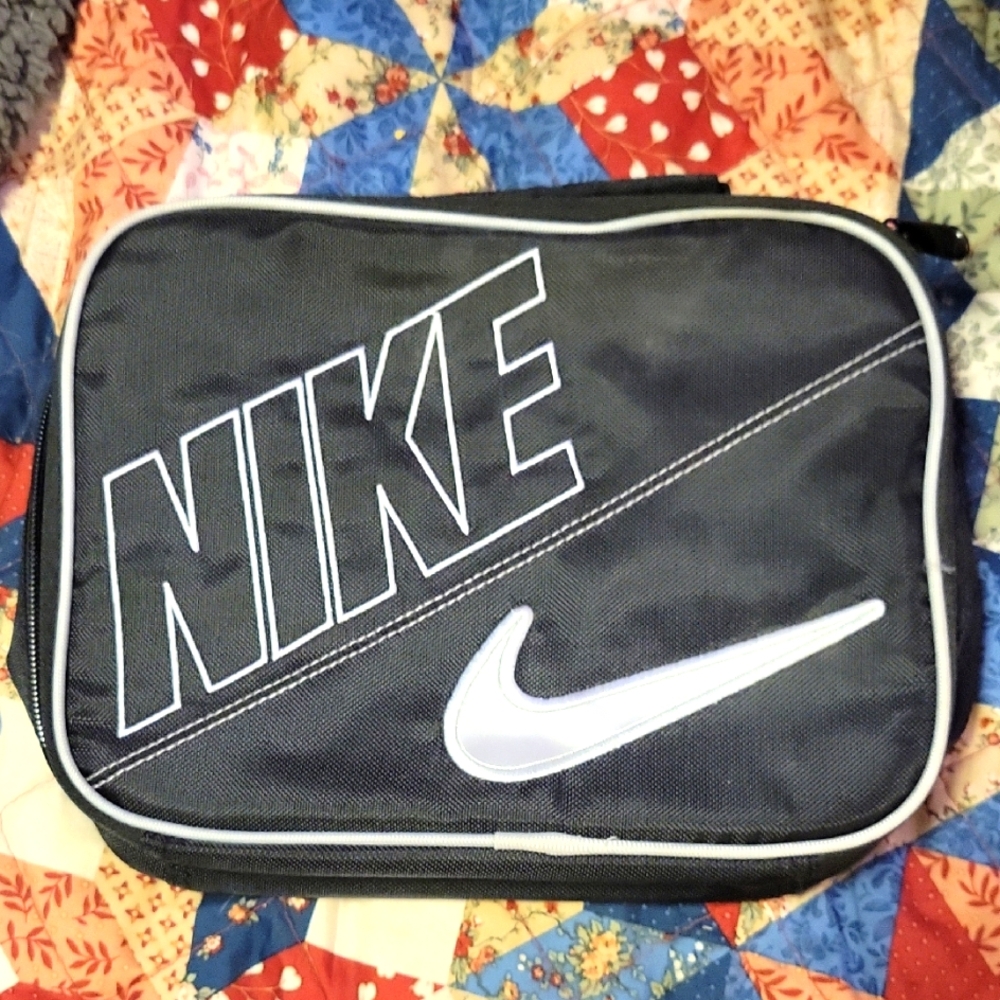 Nike Swoosh Insulated Lunch Box Bag
